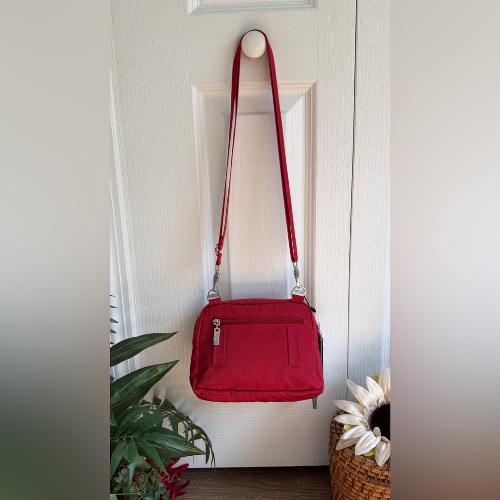 Baggallini Apple Red Triple Zip Bagg Convertible Crossbody - Water Resistant - Picture 9 of 9